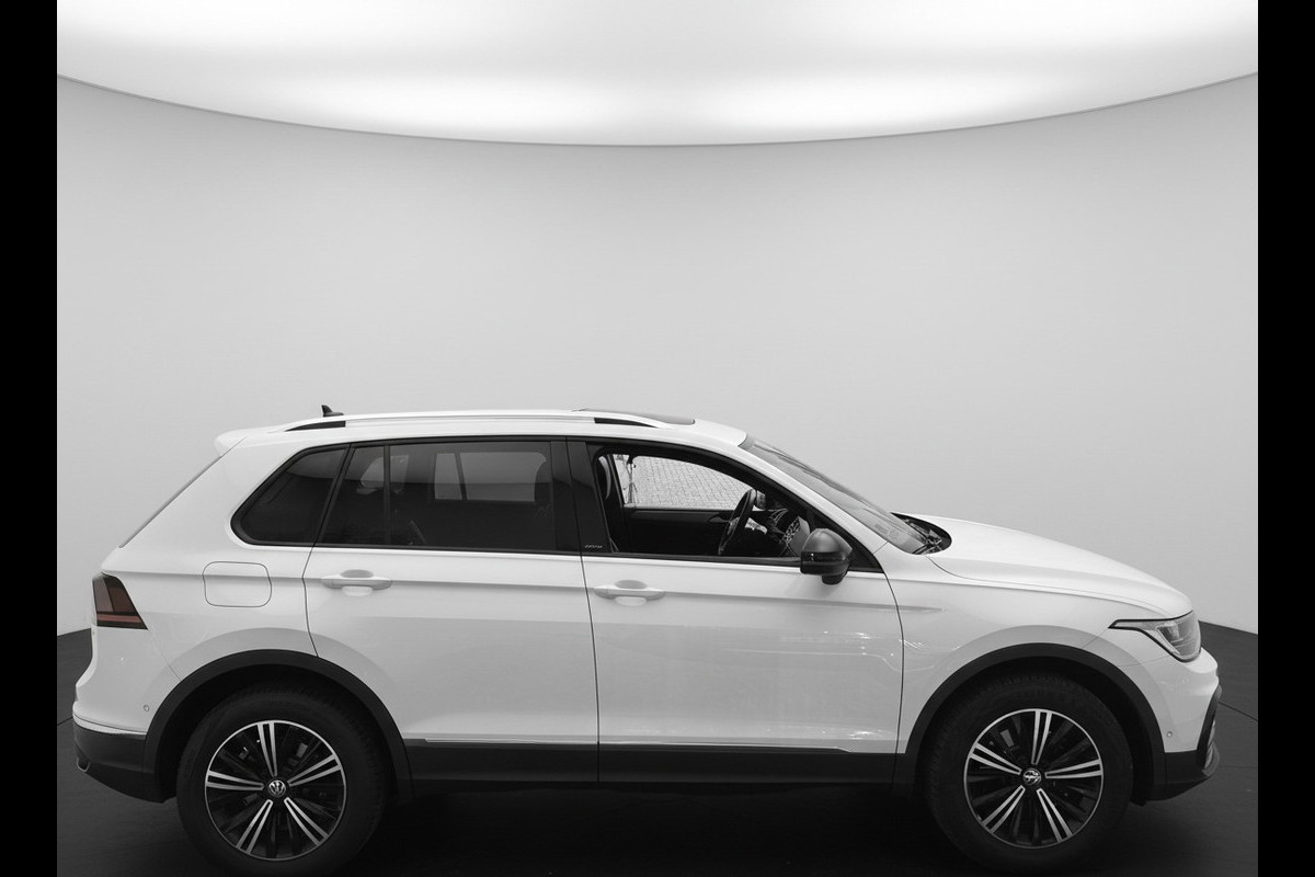 Volkswagen Tiguan e-Hybrid 245PK DSG LIFE VIRTUAL/PANORAMADAK/TREKHAAK/HEAD-UP EL KLEP