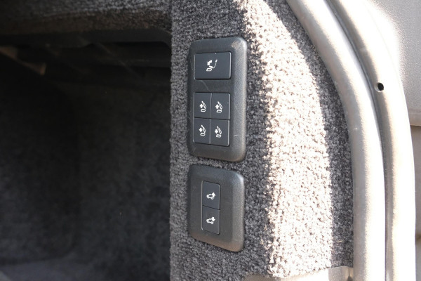 Land Rover Range Rover P400e Autobiography 404 PK | Meridan audio | Panoramadak | Stoelmassage | Head-Up | Adaptive cruise | Lounge stoelen | Luchtvering |