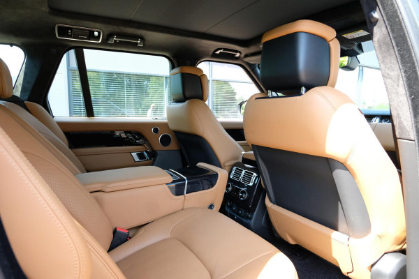Land Rover Range Rover P400e Autobiography 404 PK | Meridan audio | Panoramadak | Stoelmassage | Head-Up | Adaptive cruise | Lounge stoelen | Luchtvering |