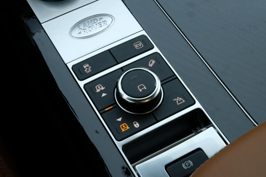Land Rover Range Rover P400e Autobiography 404 PK | Meridan audio | Panoramadak | Stoelmassage | Head-Up | Adaptive cruise | Lounge stoelen | Luchtvering |