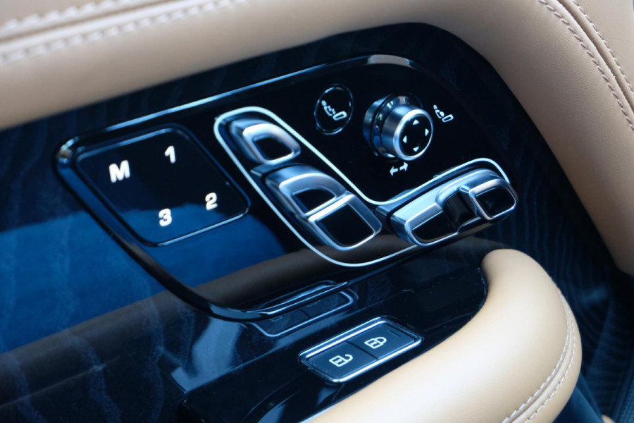 Land Rover Range Rover P400e Autobiography 404 PK | Meridan audio | Panoramadak | Stoelmassage | Head-Up | Adaptive cruise | Lounge stoelen | Luchtvering |