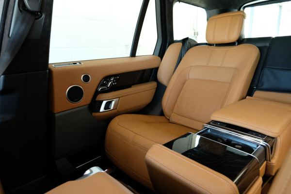 Land Rover Range Rover P400e Autobiography 404 PK | Meridan audio | Panoramadak | Stoelmassage | Head-Up | Adaptive cruise | Lounge stoelen | Luchtvering |