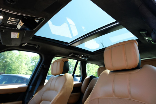 Land Rover Range Rover P400e Autobiography 404 PK | Meridan audio | Panoramadak | Stoelmassage | Head-Up | Adaptive cruise | Lounge stoelen | Luchtvering |