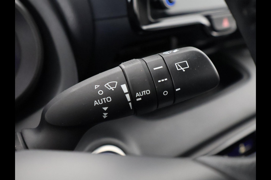 Toyota Yaris 1.5 HYBRID AUTOMAAT DYNAMIC GARANTIE 8-2031 CAMERA . APPLE CARPLAY & ANDROID AUTO . ELEKTRISCHE RAMEN V+A . KEYLESS START