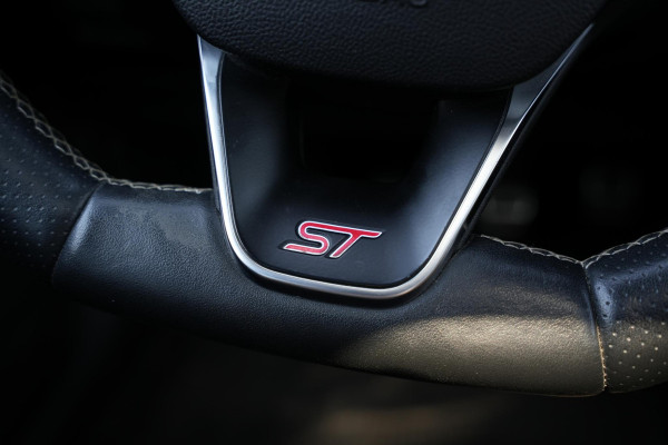 Ford Focus 2.3 EcoBoost ST-X Panorama dak 280PK