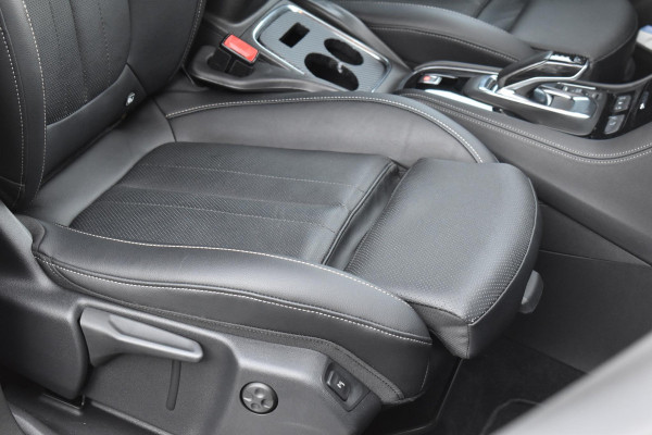 Opel Grandland X 1.6 Turbo Hybrid4 Innovation Keyless Stoelkoel Camera Lane 4WD