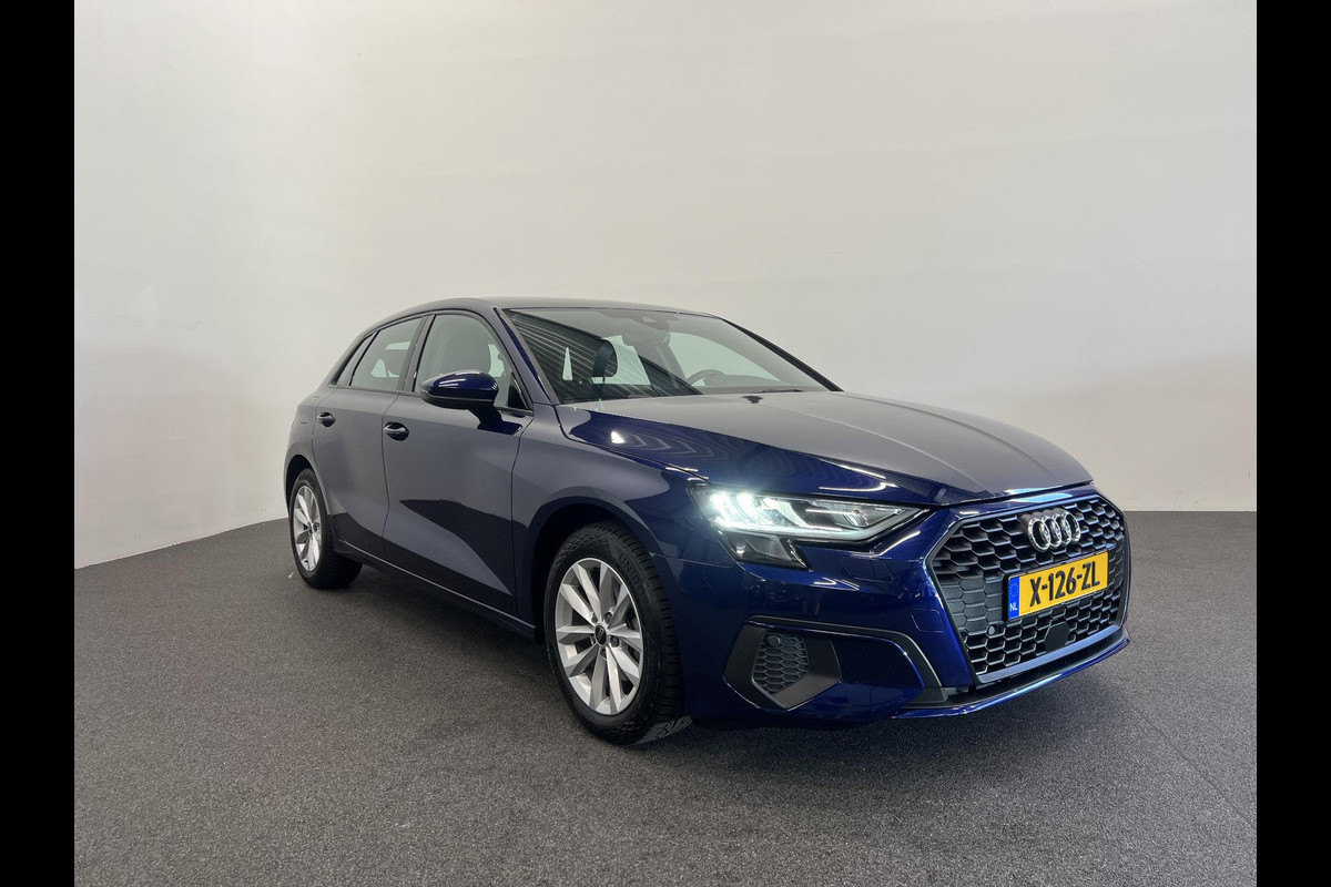 Audi A3 Sportback 30 TFSI Pro Line Navigatie Apple Carplay Android Auto Parkeersensoren achter Cruise Control Full Led Climate Control Lichtmetalen velgen