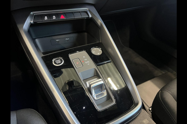 Audi A3 Sportback 30 TFSI Pro Line Navigatie Apple Carplay Android Auto Parkeersensoren achter Cruise Control Full Led Climate Control Lichtmetalen velgen