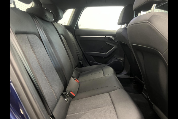Audi A3 Sportback 30 TFSI Pro Line Navigatie Apple Carplay Android Auto Parkeersensoren achter Cruise Control Full Led Climate Control Lichtmetalen velgen