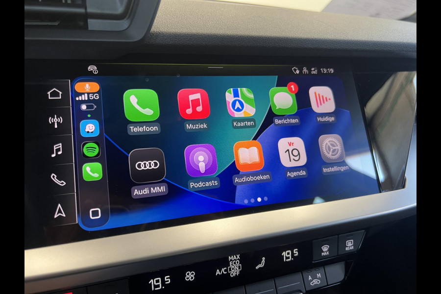 Audi A3 Sportback 30 TFSI Pro Line Navigatie Apple Carplay Android Auto Parkeersensoren achter Cruise Control Full Led Climate Control Lichtmetalen velgen