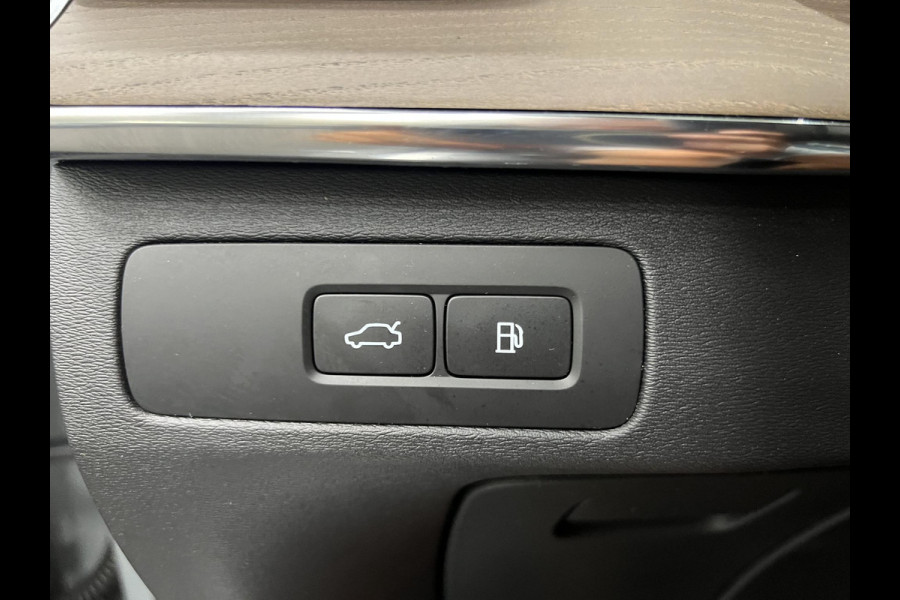 Volvo XC90 2.0 T8 Plug-in hybrid AWD Plus Dark 7 persoons Navigatie Apple Carplay/Android Auto 360 Camera Parkeersensoren Adaptive Cruise Control Full LED Stoel- en stuurverwarming Memory stoelen Climate Control Lichtmetalen velgen