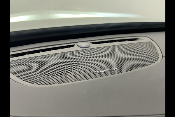 Volvo XC90 2.0 T8 Plug-in hybrid AWD Plus Dark 7 persoons Navigatie Apple Carplay/Android Auto 360 Camera Parkeersensoren Adaptive Cruise Control Full LED Stoel- en stuurverwarming Memory stoelen Climate Control Lichtmetalen velgen