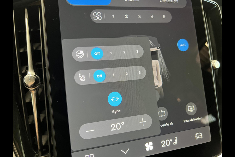 Volvo XC90 2.0 T8 Plug-in hybrid AWD Plus Dark 7 persoons Navigatie Apple Carplay/Android Auto 360 Camera Parkeersensoren Adaptive Cruise Control Full LED Stoel- en stuurverwarming Memory stoelen Climate Control Lichtmetalen velgen