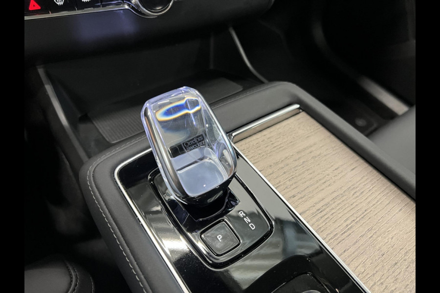 Volvo XC90 2.0 T8 Plug-in hybrid AWD Plus Dark 7 persoons Navigatie Apple Carplay/Android Auto 360 Camera Parkeersensoren Adaptive Cruise Control Full LED Stoel- en stuurverwarming Memory stoelen Climate Control Lichtmetalen velgen