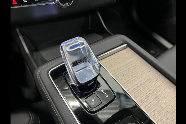 Volvo XC90 2.0 T8 Plug-in hybrid AWD Plus Dark 7 persoons Navigatie Apple Carplay/Android Auto 360 Camera Parkeersensoren Adaptive Cruise Control Full LED Stoel- en stuurverwarming Memory stoelen Climate Control Lichtmetalen velgen