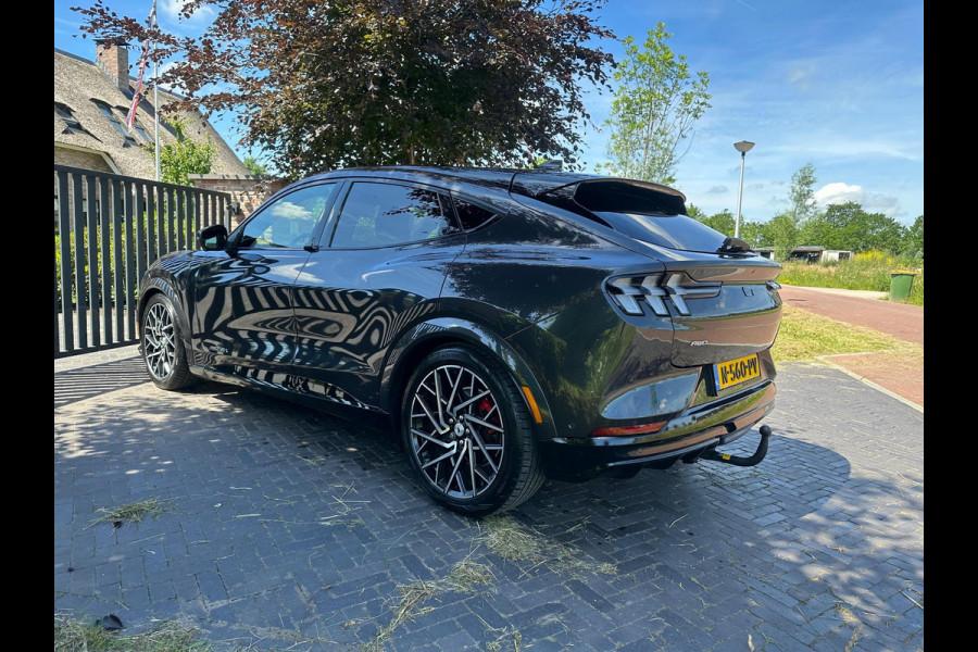 Ford Mustang Mach-E GT Extended AWD 98 kWh | 486 PK | Trekhaak | Panoramadak | Bang & Olufsen | 360 Camera |