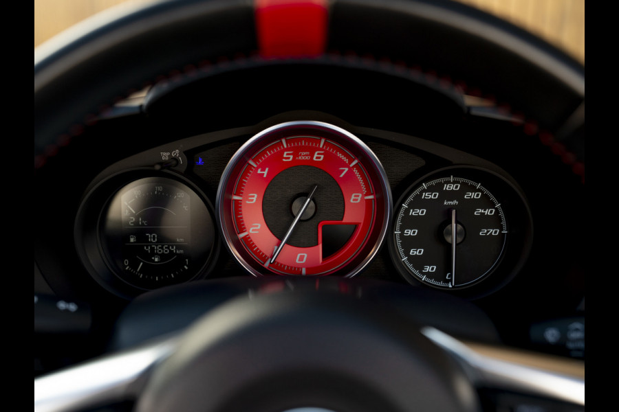 Abarth 124 Spider | Handbak | Bose
