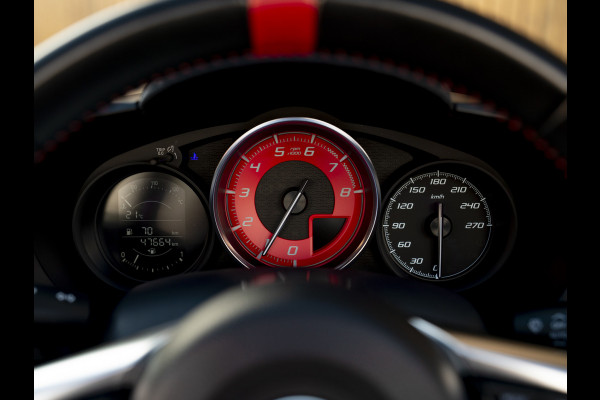 Abarth 124 Spider | Handbak | Bose