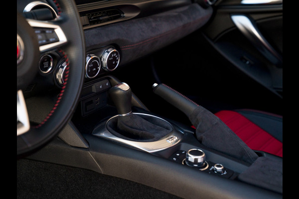 Abarth 124 Spider | Handbak | Bose
