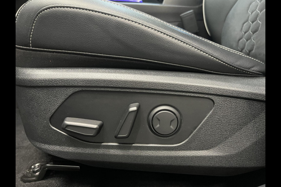 Kia Sportage 1.6 T-GDi Plug-in Hybrid AWD GT-PlusLine Panoramadak Navigatie Apple Carplay Android Auto 360 Camera Parkeersensoren Adaptive Cruise Control Stoel- en stuurverwarming Elektrische stoelen en achterklep Climate Control Lichtmetalen velgen