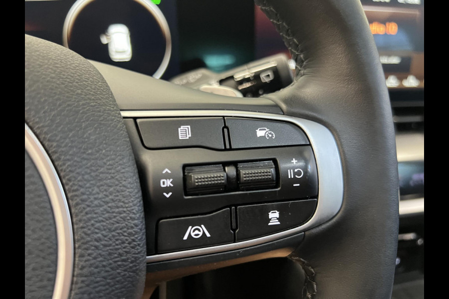 Kia Sportage 1.6 T-GDi Plug-in Hybrid AWD GT-PlusLine Panoramadak Navigatie Apple Carplay Android Auto 360 Camera Parkeersensoren Adaptive Cruise Control Stoel- en stuurverwarming Elektrische stoelen en achterklep Climate Control Lichtmetalen velgen