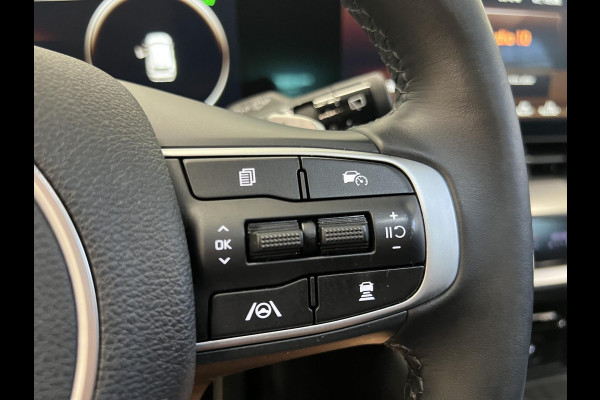 Kia Sportage 1.6 T-GDi Plug-in Hybrid AWD GT-PlusLine Panoramadak Navigatie Apple Carplay Android Auto 360 Camera Parkeersensoren Adaptive Cruise Control Stoel- en stuurverwarming Elektrische stoelen en achterklep Climate Control Lichtmetalen velgen