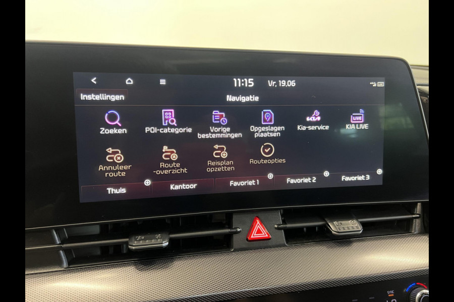 Kia Sportage 1.6 T-GDi Plug-in Hybrid AWD GT-PlusLine Panoramadak Navigatie Apple Carplay Android Auto 360 Camera Parkeersensoren Adaptive Cruise Control Stoel- en stuurverwarming Elektrische stoelen en achterklep Climate Control Lichtmetalen velgen