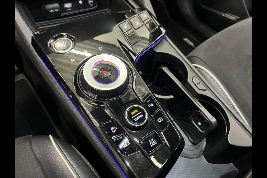 Kia Sportage 1.6 T-GDi Plug-in Hybrid AWD GT-PlusLine Panoramadak Navigatie Apple Carplay Android Auto 360 Camera Parkeersensoren Adaptive Cruise Control Stoel- en stuurverwarming Elektrische stoelen en achterklep Climate Control Lichtmetalen velgen