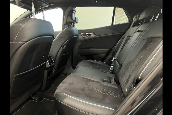Kia Sportage 1.6 T-GDi Plug-in Hybrid AWD GT-PlusLine Panoramadak Navigatie Apple Carplay Android Auto 360 Camera Parkeersensoren Adaptive Cruise Control Stoel- en stuurverwarming Elektrische stoelen en achterklep Climate Control Lichtmetalen velgen
