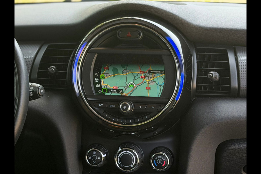 MINI 3-deurs 1.5 Cooper 136 pk, starlight bleu metallic, navigatie, keurig nette staat, NL auto met nationale auto pas