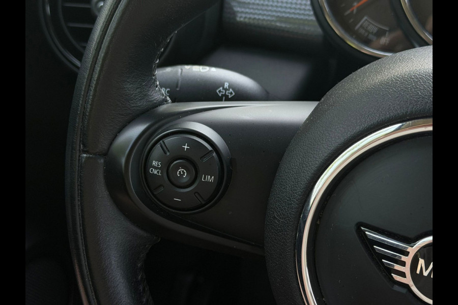 MINI 3-deurs 1.5 Cooper 136 pk, starlight bleu metallic, navigatie, keurig nette staat, NL auto met nationale auto pas