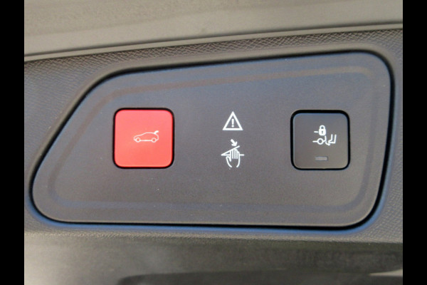 Peugeot 3008 1.2 PureTech Blue Lease Executive * Trekhaak * Navigatie *