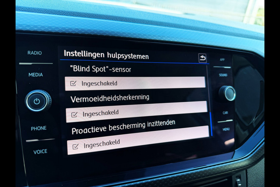 Volkswagen T-Cross 1.0 TSI Style Business Camera_Trekh_Carplay_ACC