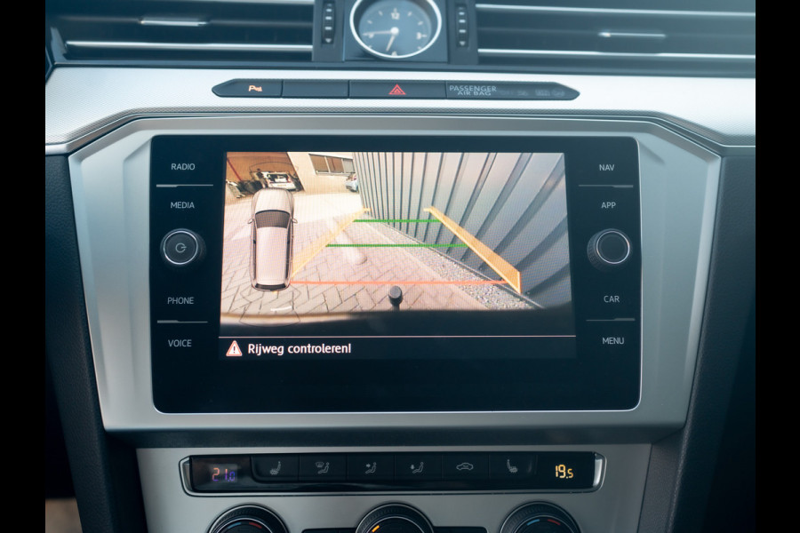 Volkswagen Passat Variant 1.4 TSI ACT Comfortline Business | Trekhaak afnb. | Camera | Led Koplampen | Stoelverwarming | Prijs Rijklaar!!