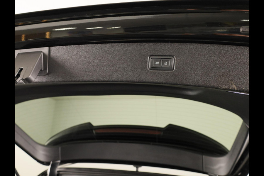 Audi Q7 60 TFSI e quattro Pro Line S Competition 490 pk | Head Up Display | Panoramadak | Elektr. trekhaak | Rondomzicht camera | B&O Soundsystem | Stoelverwarming v/a |  Laser Led koplampen