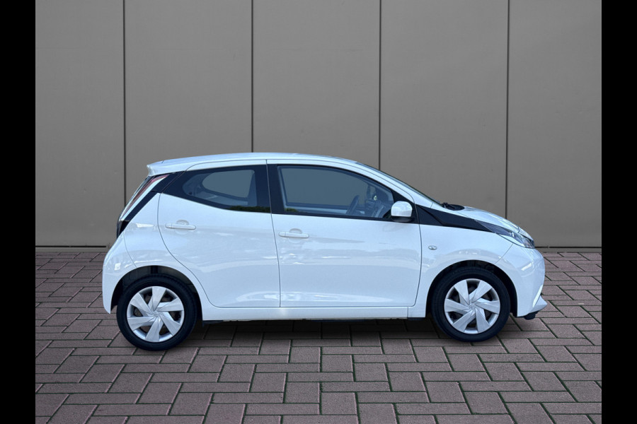 Toyota Aygo 1.0 VVT-i x-play | Camera | Carplay | Cruisec. | Navi