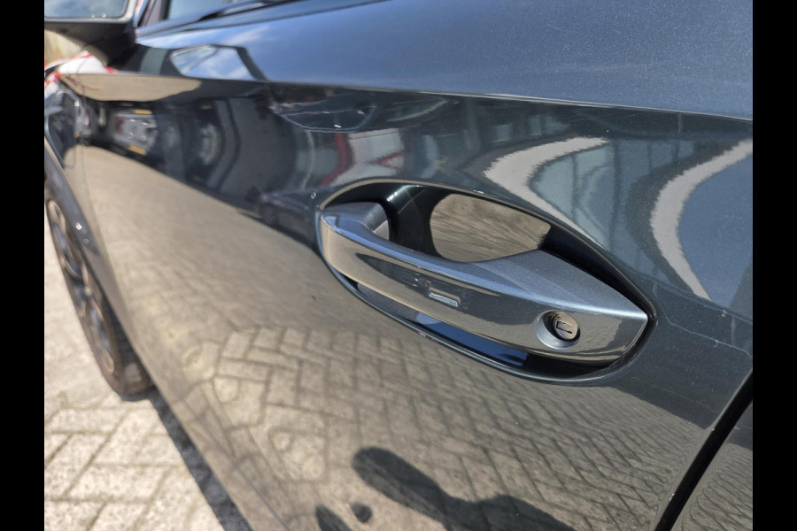 CUPRA Formentor 1.4 e-Hybrid VZ Performance 19"/Panoramadak/Virtual cockpit/Dodehoek/Lane Assist/Keyless/Camera/PDC v+a