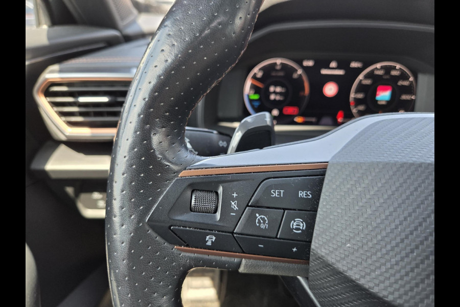 CUPRA Formentor 1.4 e-Hybrid VZ Performance 19"/Panoramadak/Virtual cockpit/Dodehoek/Lane Assist/Keyless/Camera/PDC v+a