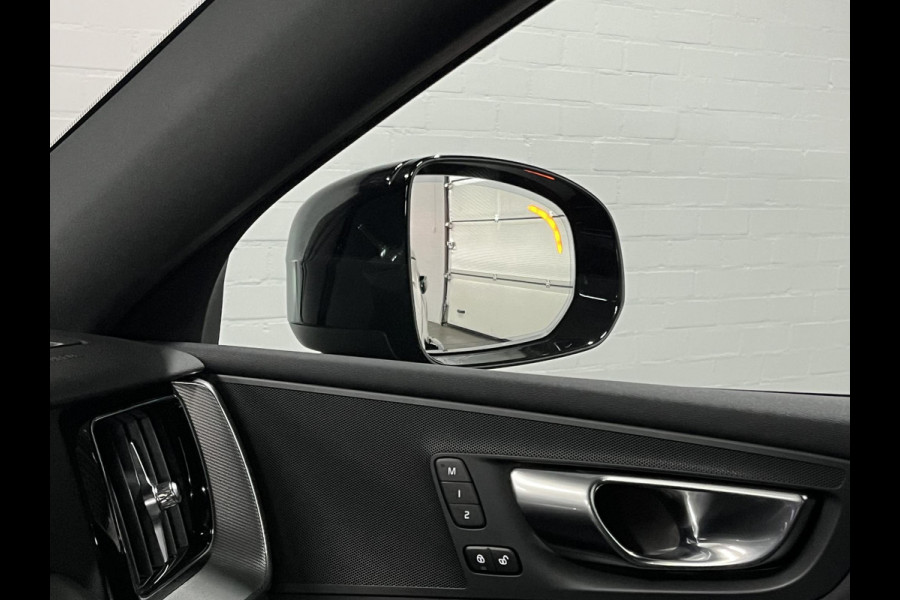 Volvo XC60 2.0 T6 Plug-in hybrid AWD Plus Dark Trekhaak | Open dak | Adaptive cruise control | Stoel-/stuur verwarming | 22"wielen | Carplay | Google