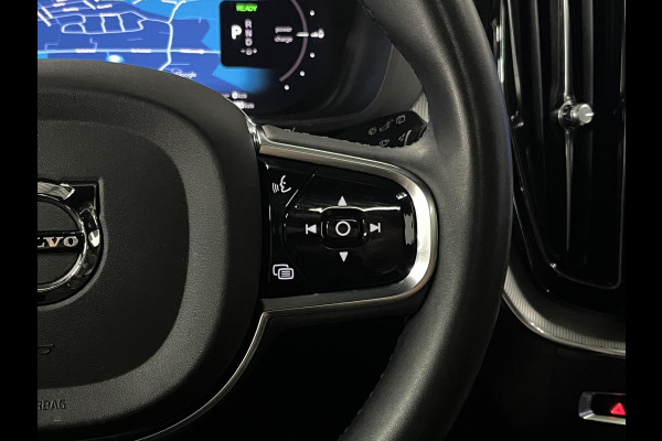 Volvo XC60 2.0 T6 Plug-in hybrid AWD Plus Dark Trekhaak | Open dak | Adaptive cruise control | Stoel-/stuur verwarming | 22"wielen | Carplay | Google