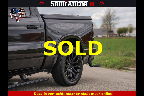 Dodge Ram NIGHT PREMIUM | 426PK | STRIPING | LUCHTVERING | HUD | PANO | 360 CAM | Full Option | LIMITED WHEELS | De Meest Luxe Pick-Up in  Comfortabele Dubbele Cabine met Royale 5 Zitplaatsen | EERSTE EIGENAAR | SMOKE PACK | BOM VOL |