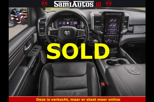 Dodge Ram NIGHT PREMIUM | 426PK | STRIPING | LUCHTVERING | HUD | PANO | 360 CAM | Full Option | LIMITED WHEELS | De Meest Luxe Pick-Up in  Comfortabele Dubbele Cabine met Royale 5 Zitplaatsen | EERSTE EIGENAAR | SMOKE PACK | BOM VOL |