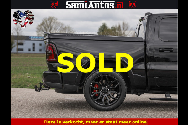 Dodge Ram NIGHT PREMIUM | 426PK | STRIPING | LUCHTVERING | HUD | PANO | 360 CAM | Full Option | LIMITED WHEELS | De Meest Luxe Pick-Up in  Comfortabele Dubbele Cabine met Royale 5 Zitplaatsen | EERSTE EIGENAAR | SMOKE PACK | BOM VOL |
