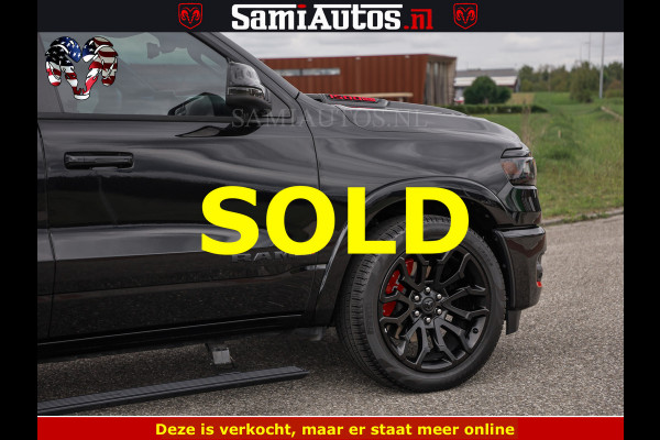 Dodge Ram NIGHT PREMIUM | 426PK | STRIPING | LUCHTVERING | HUD | PANO | 360 CAM | Full Option | LIMITED WHEELS | De Meest Luxe Pick-Up in  Comfortabele Dubbele Cabine met Royale 5 Zitplaatsen | EERSTE EIGENAAR | SMOKE PACK | BOM VOL |