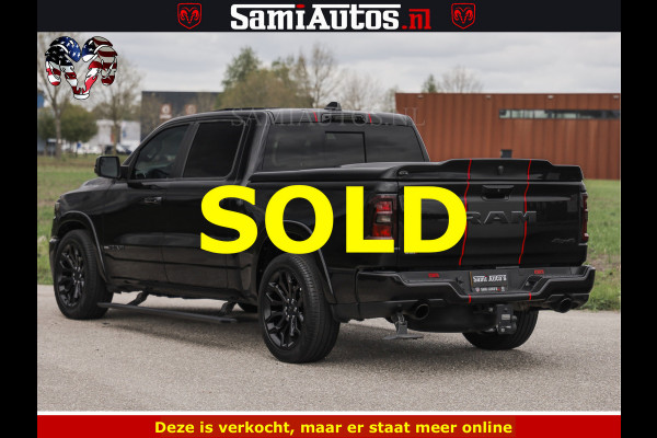 Dodge Ram NIGHT PREMIUM | 426PK | STRIPING | LUCHTVERING | HUD | PANO | 360 CAM | Full Option | LIMITED WHEELS | De Meest Luxe Pick-Up in  Comfortabele Dubbele Cabine met Royale 5 Zitplaatsen | EERSTE EIGENAAR | SMOKE PACK | BOM VOL |