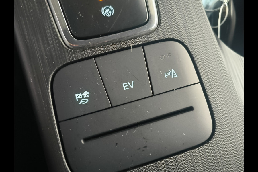Ford Kuga 2.5 PHEV ST-Line X Rijklaar + 12 maandne Bovag-garantie Henk Jongen Auto's in Helmond,  al 50 jaar service zoals 't hoort!