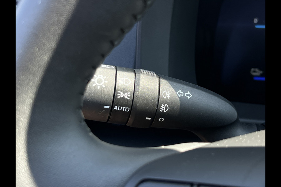 Toyota C-HR 2.0 Plug-in Hybrid 220 First Edition | ACC | Premium LED | Camera | Dodehoek