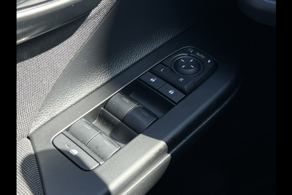 Toyota C-HR 2.0 Plug-in Hybrid 220 First Edition | ACC | Premium LED | Camera | Dodehoek