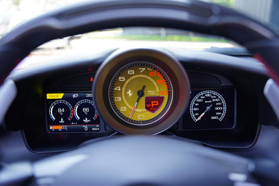 Ferrari F8 Spider 3.9 V8 HELE Carbon Pack