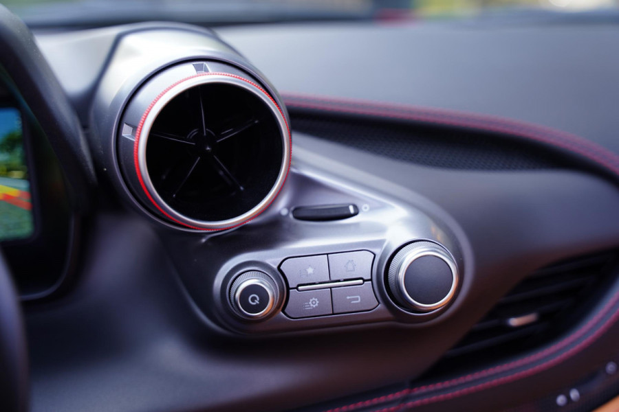 Ferrari F8 Spider 3.9 V8 HELE Carbon Pack